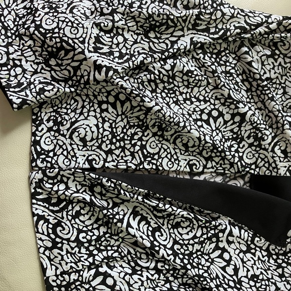 Dress two piece never worn - Picture 4 of 6